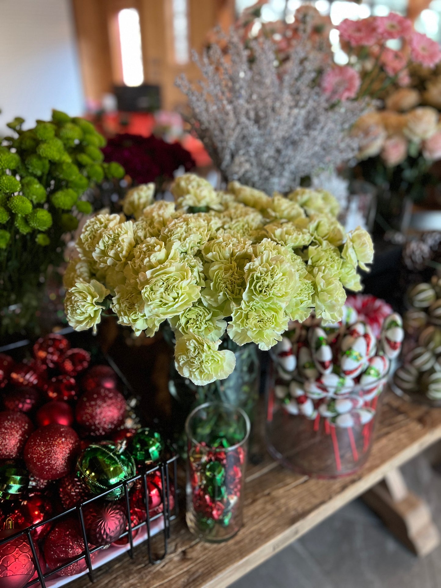 12/21 Holiday Bouquet Bar at Grace Winery in Glen Mills, PA at 11 am (with Mistletoe Mimosas)
