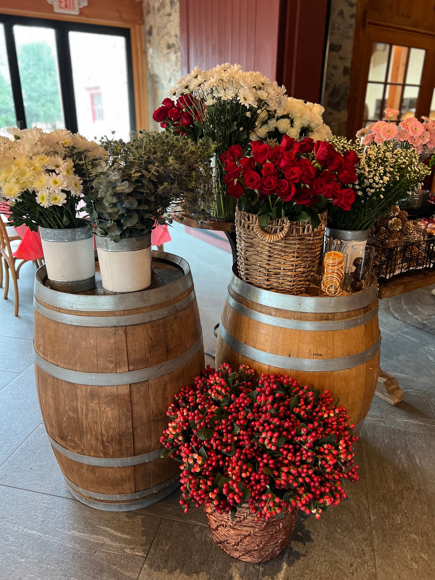 12/21 Holiday Bouquet Bar at Grace Winery in Glen Mills, PA at 11 am (with Mistletoe Mimosas)