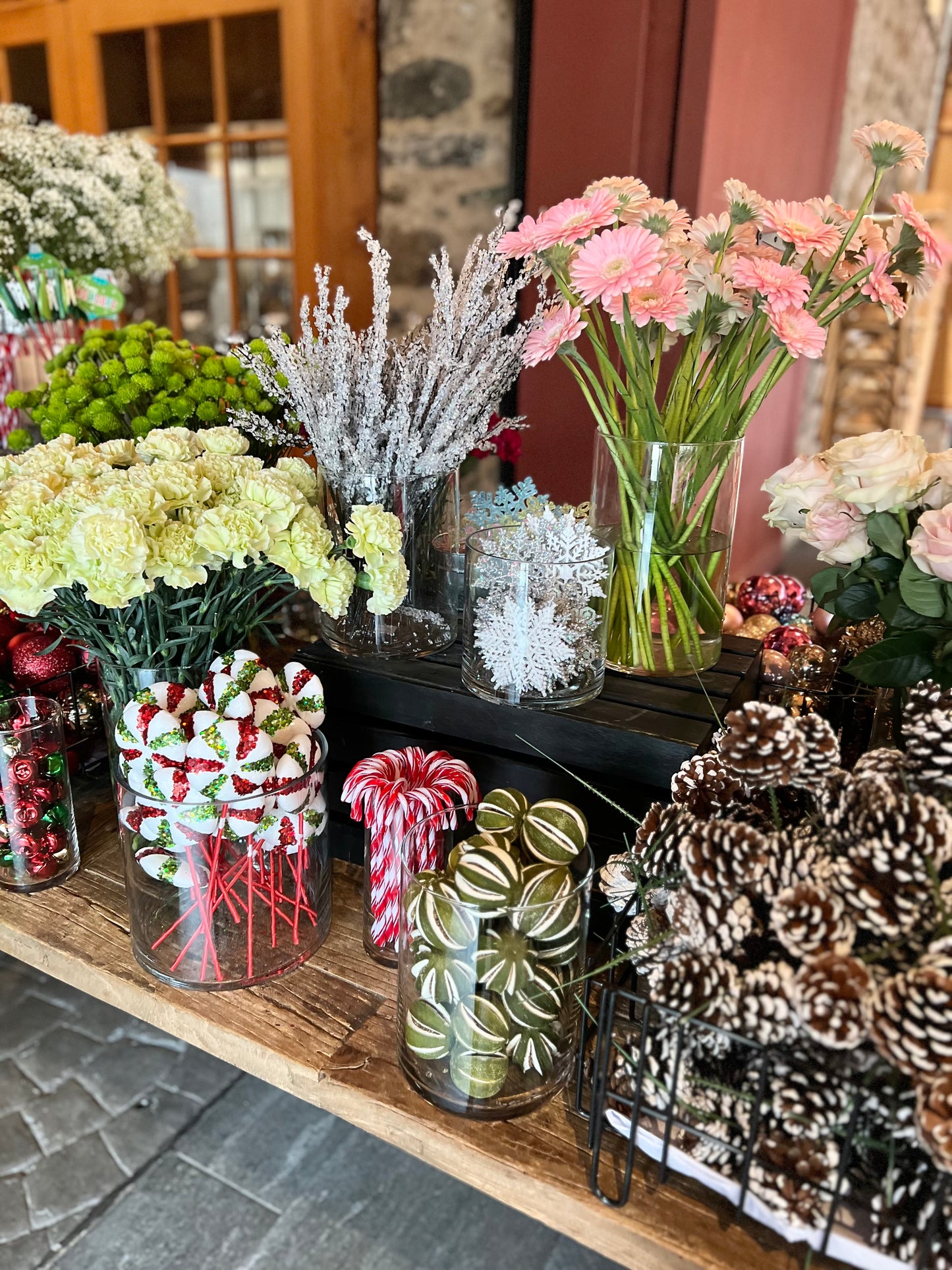 12/21 Holiday Bouquet Bar at Grace Winery in Glen Mills, PA at 11 am (with Mistletoe Mimosas)