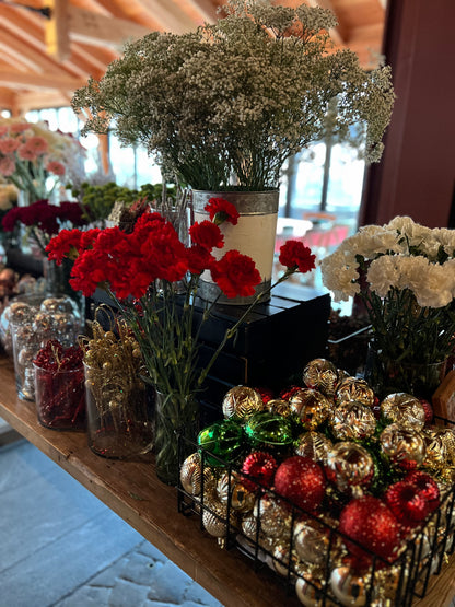 12/21 Holiday Bouquet Bar at Grace Winery in Glen Mills, PA at 11 am (with Mistletoe Mimosas)